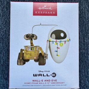 Hallmark Disney Pixar WALL•E & Eve Christmas Ornament – 2023, NIB